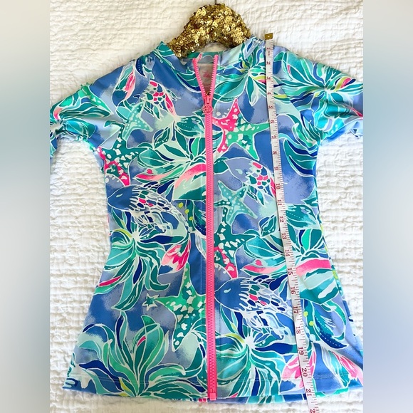 Lilly Pulitzer UPF 50 Sunny Rash Guard Bennett Blue Celestial Seas - Picture 7 of 7